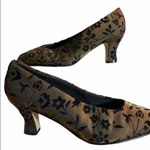 9-2-5 COLLECT sz7.5 metallic mesh w/velvet flowers